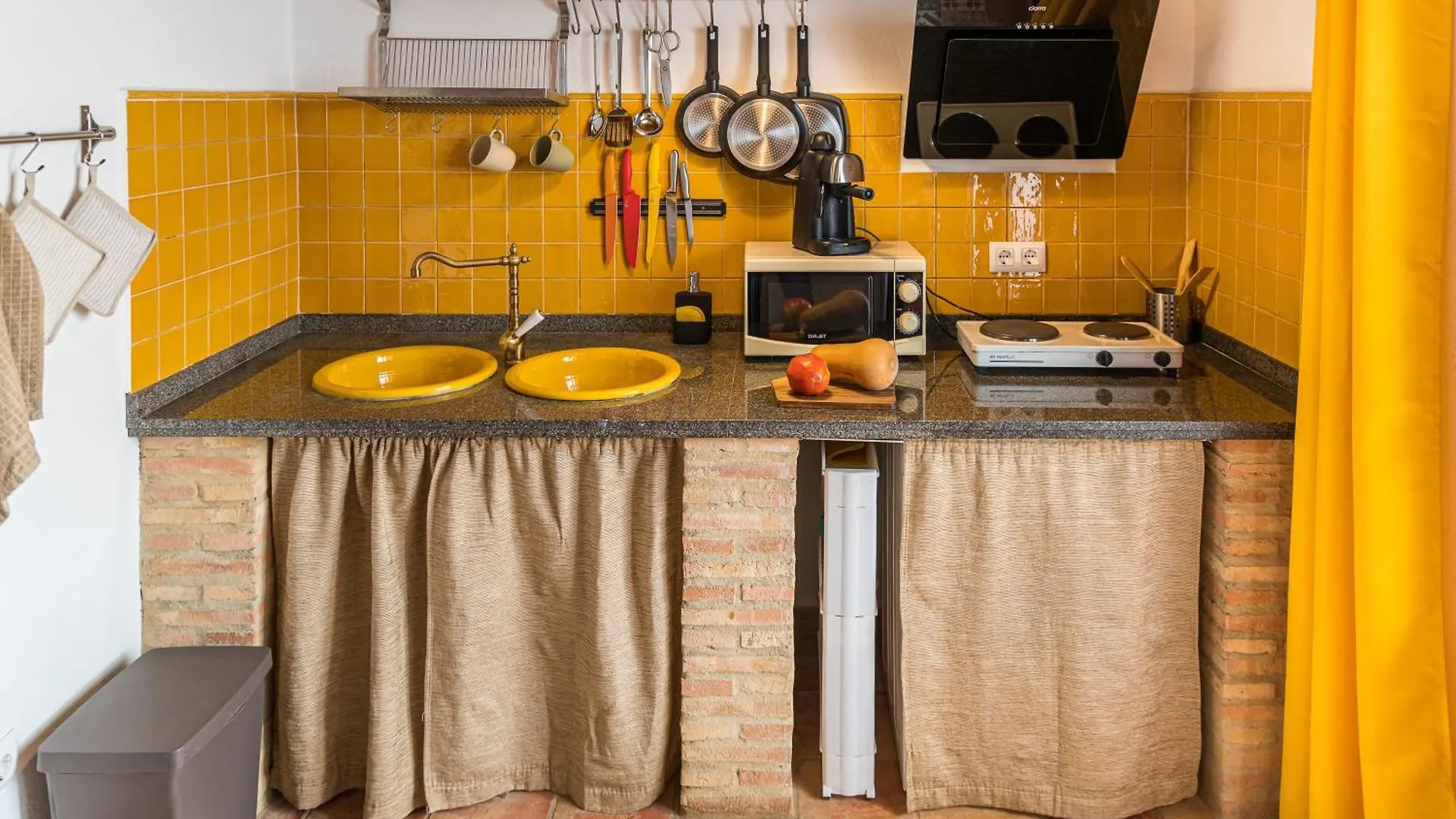 Casa Rural La Artistica, Alojamiento Y Arte Fuenteheridos 0*,